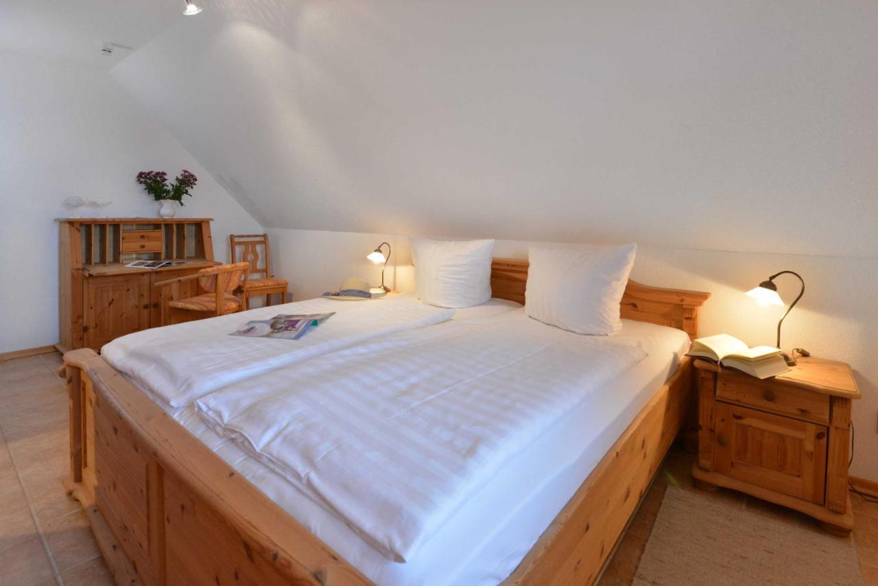 Stoertebeker Appartements - "Stoertebeker Pferdehof" Ralswiek Room photo